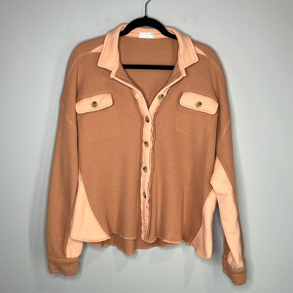 Oversized mixed material waffle button down shacket top size Medium - Picture 2 of 11